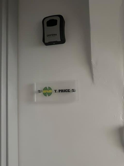 Thomas Price Appart ناربون المظهر الخارجي الصورة